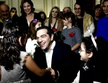 Die Welt: «Oι προεκλογικές εξαγγελίες Τσίπρα μπορεί να οδηγήσουν την Ελλάδα σε νέο μνημόνιο»